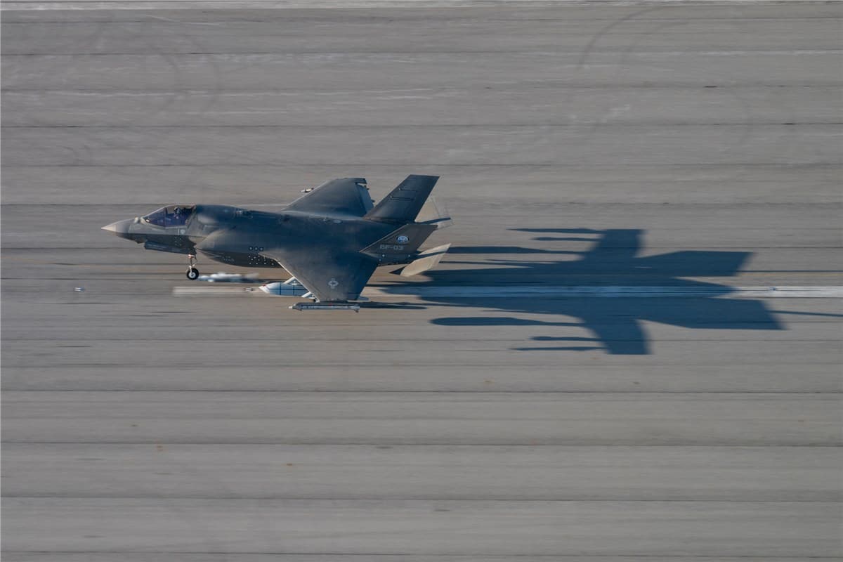 LRASM Performs Flight Test in F-35 Integration Test Series